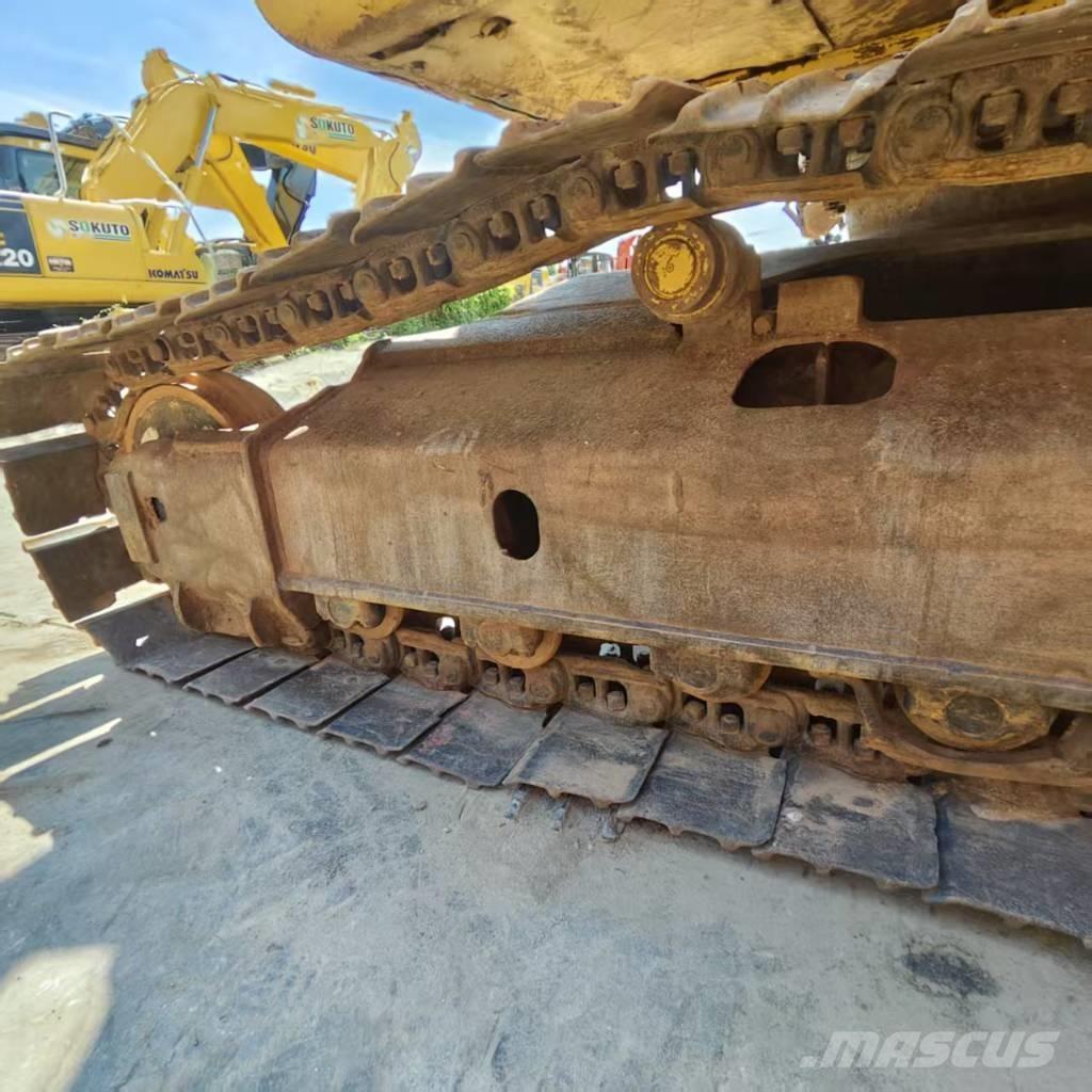 Komatsu PC 240 LC-7 Escavadoras de rastos
