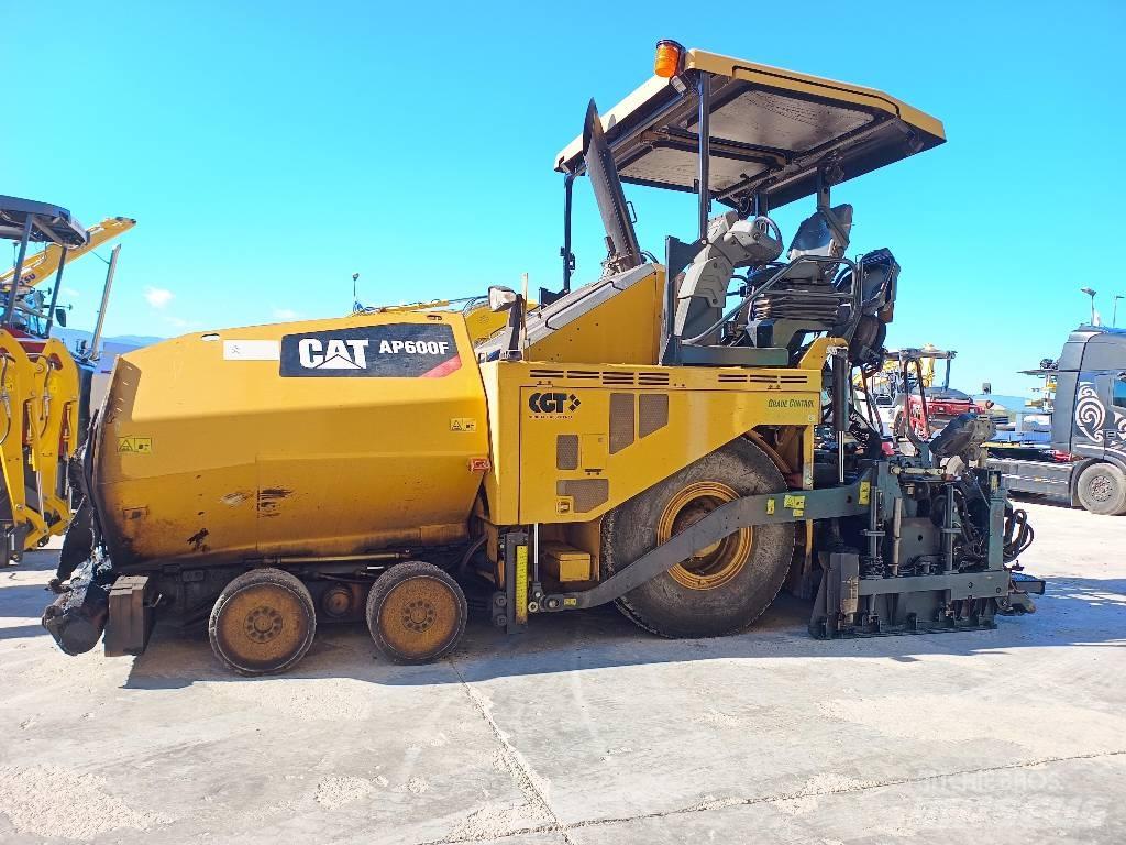 CAT AP 600F Pavimentadoras de asfalto