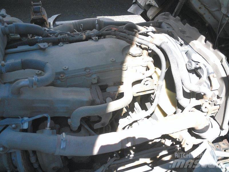 Isuzu NPR Carrinhas de caixa fechada