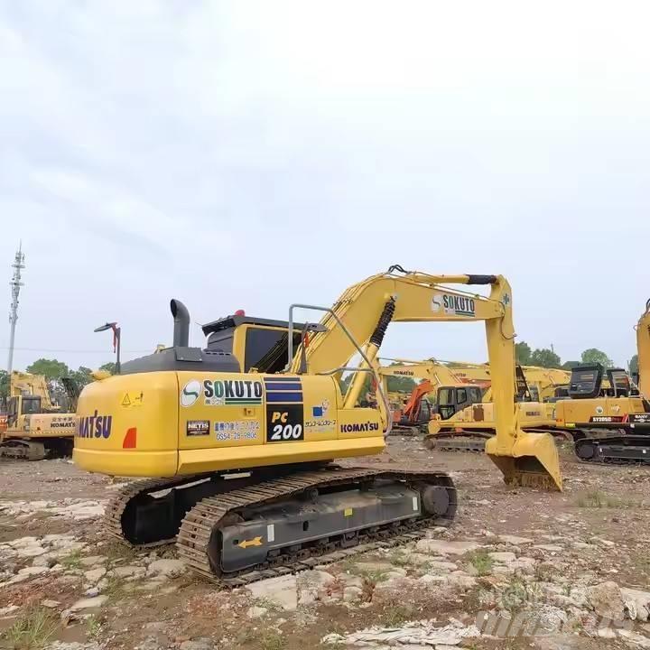Komatsu PC200 Escavadoras Midi 7t - 12t