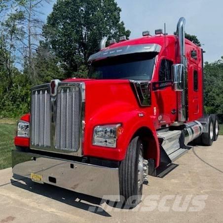 Kenworth W 990 Tractores (camiões)