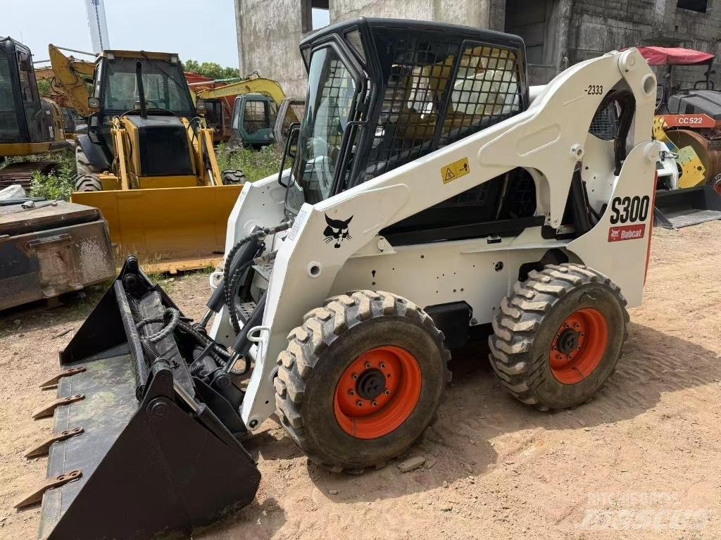 Bobcat S 300 Carregadoras de direcção deslizante