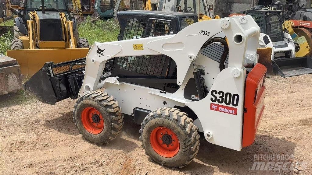 Bobcat S 300 Carregadoras de direcção deslizante