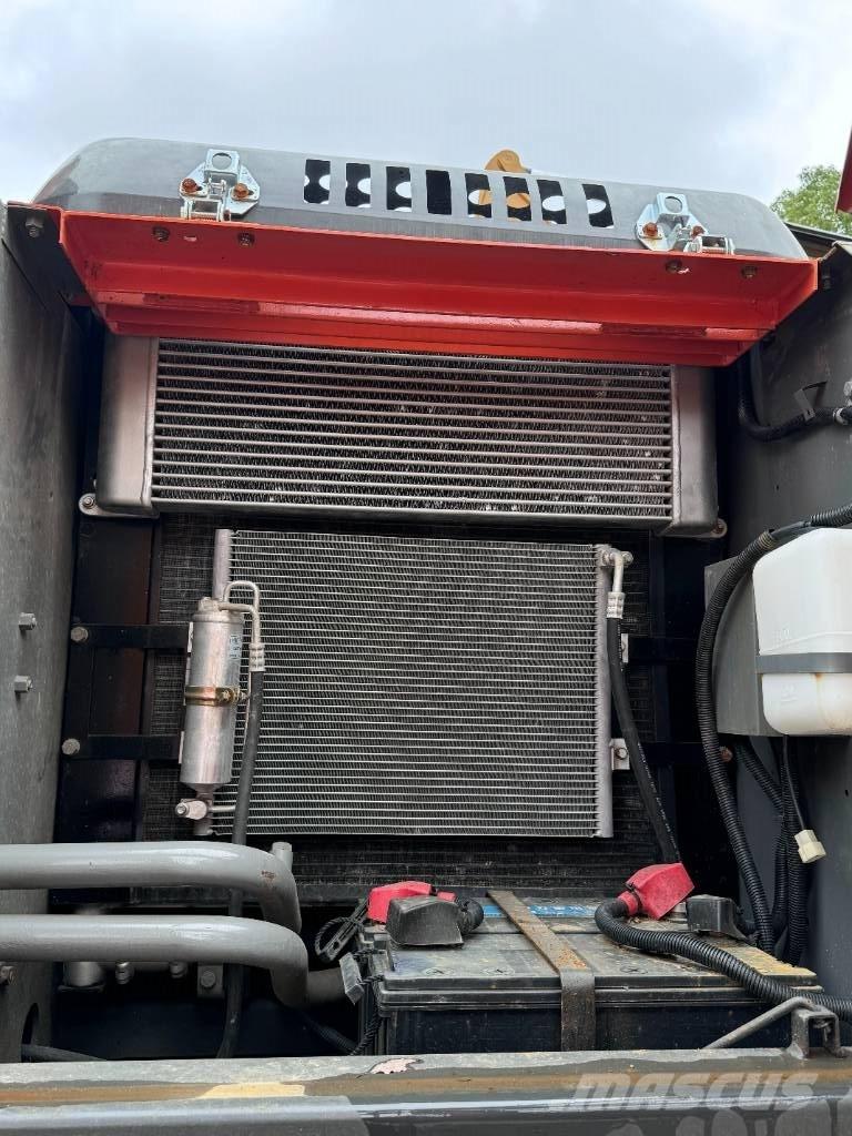 Hitachi ZX 200 Escavadoras de rastos