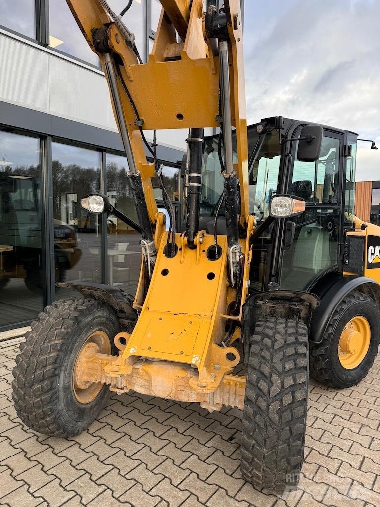 CAT 906M Pás carregadoras de rodas