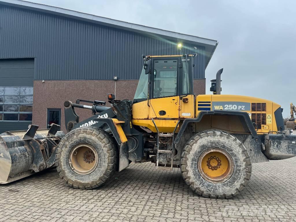 Komatsu WA 250 PZ-5 Pás carregadoras de rodas