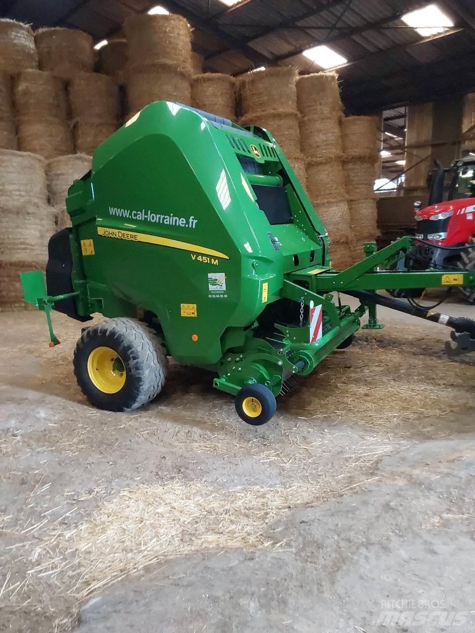 John Deere V 451 M Enfardadeira de rolos