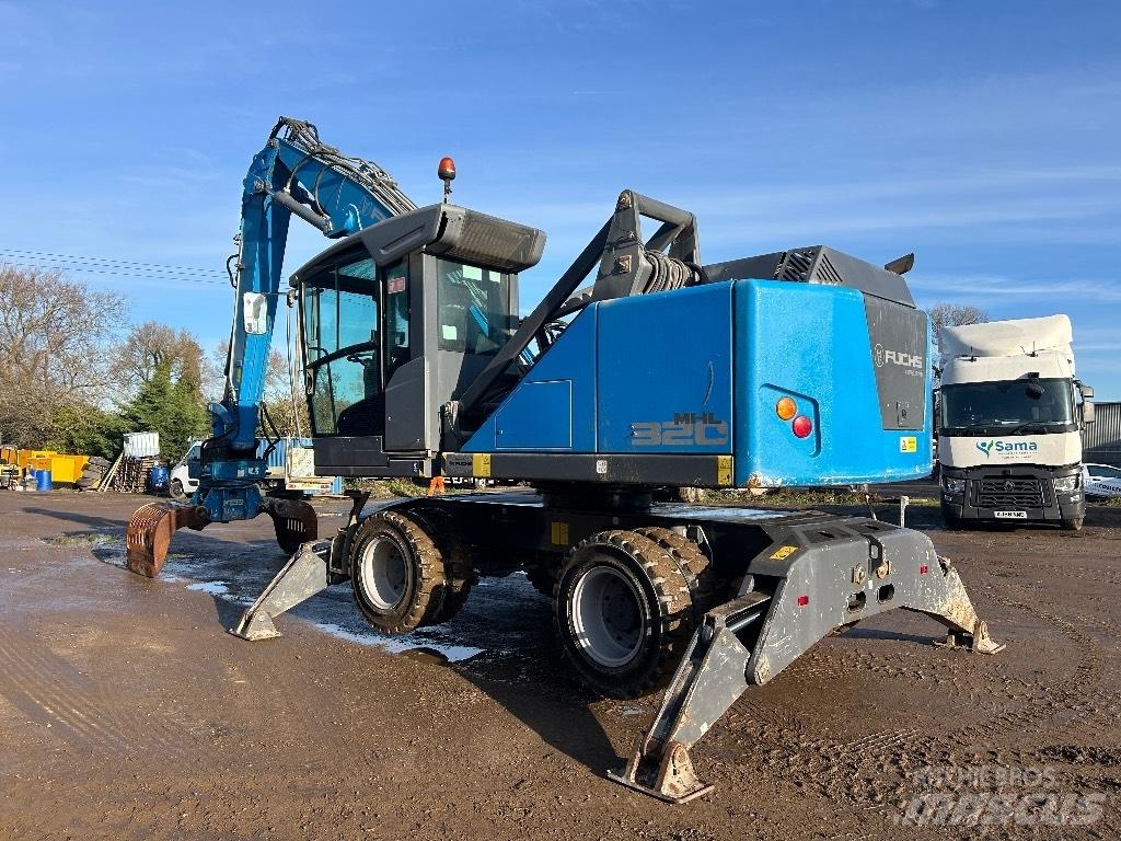 Fuchs MHL 320 T4F Manipuladores de resíduos / indústria