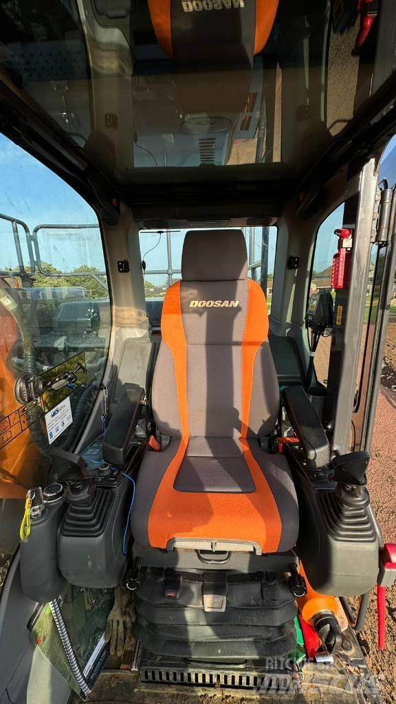 Doosan DX140LC-5 Escavadoras de rastos