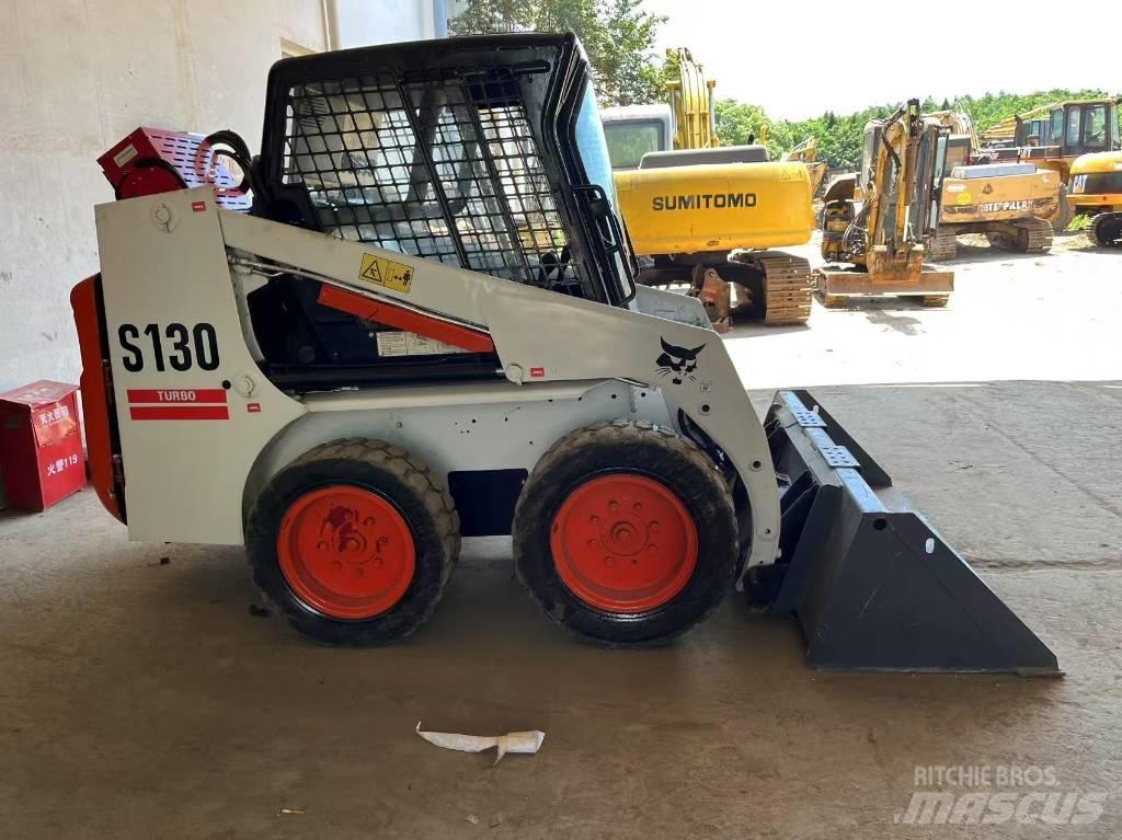 Bobcat S 130 Carregadoras de direcção deslizante
