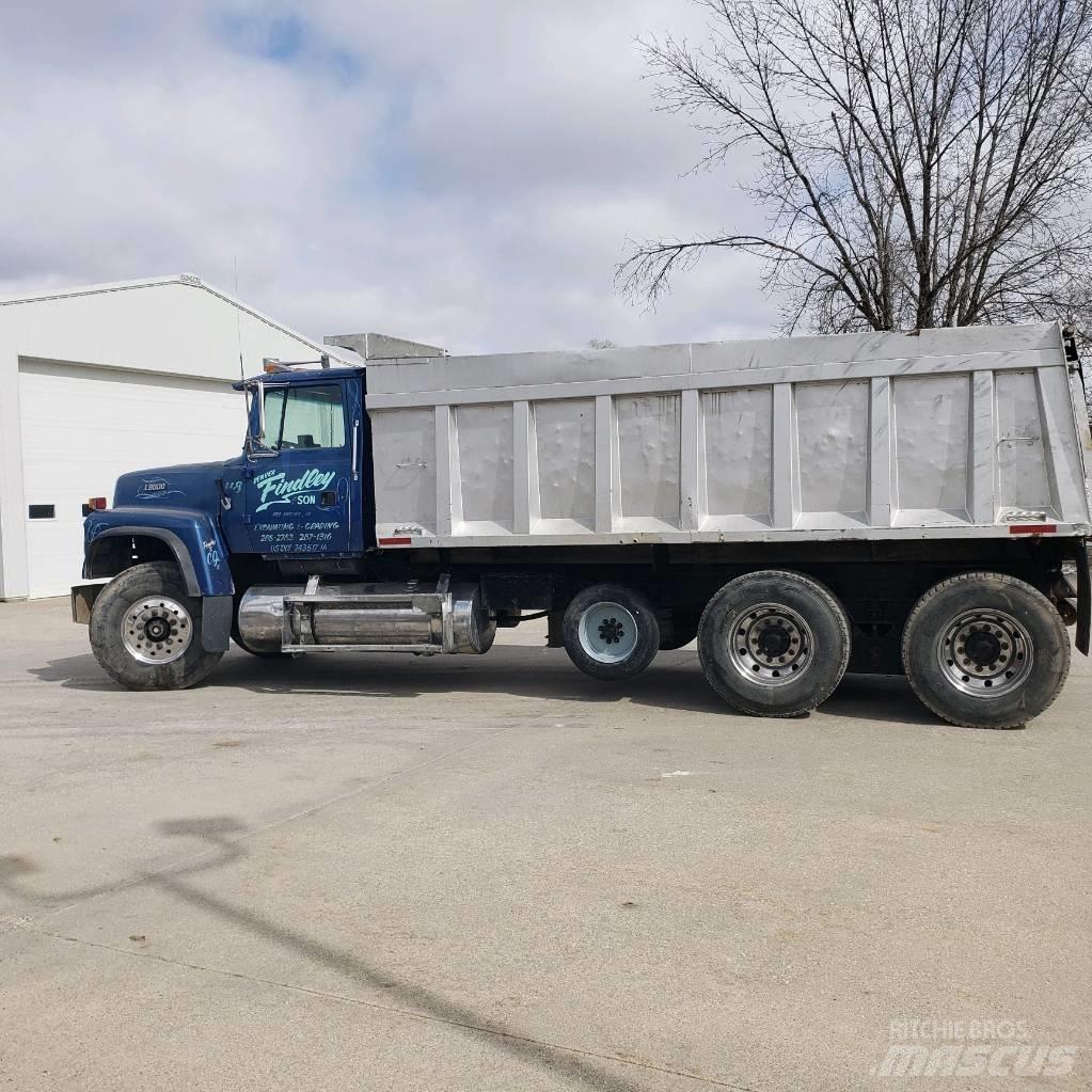 Ford L 9000 Camiões basculantes