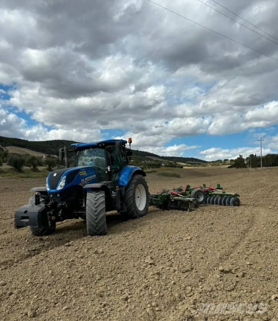 New Holland T 7.225 Tratores Agrícolas usados