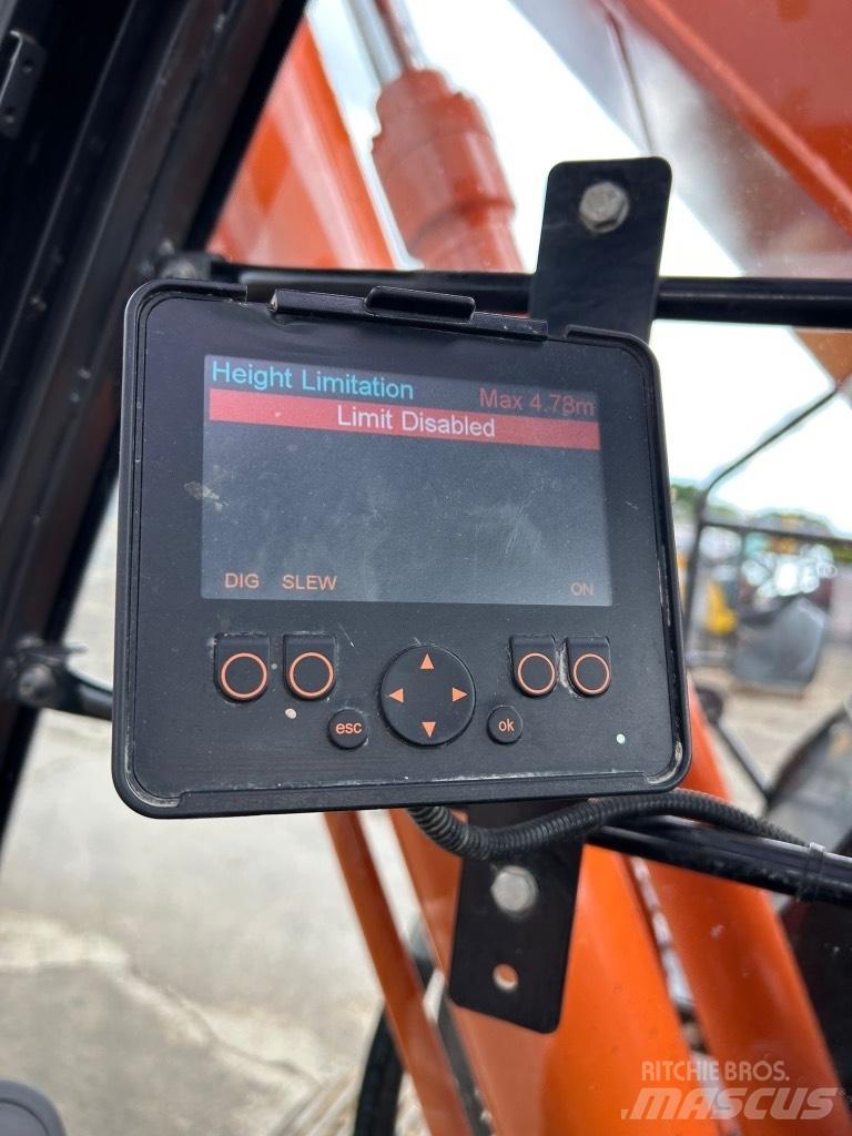 Hitachi ZX225 USLC-7 Escavadoras de rastos