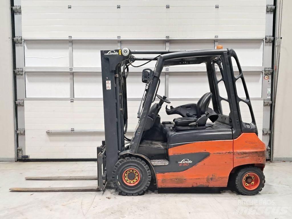 Linde E30-01 Empilhadores eléctricos