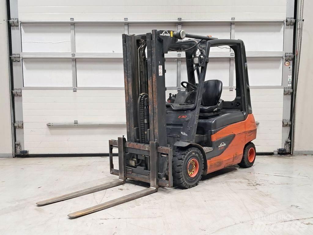Linde E30-01 Empilhadores eléctricos