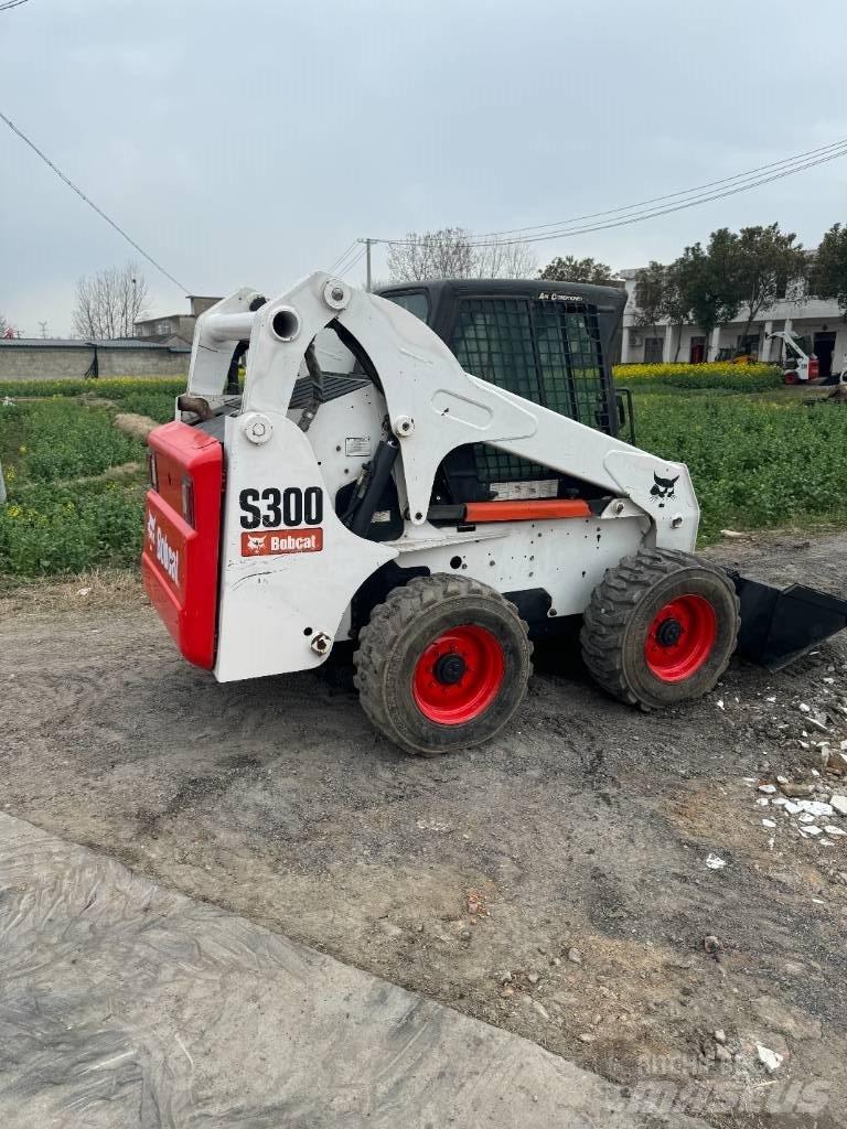Bobcat S 330 Carregadoras de direcção deslizante