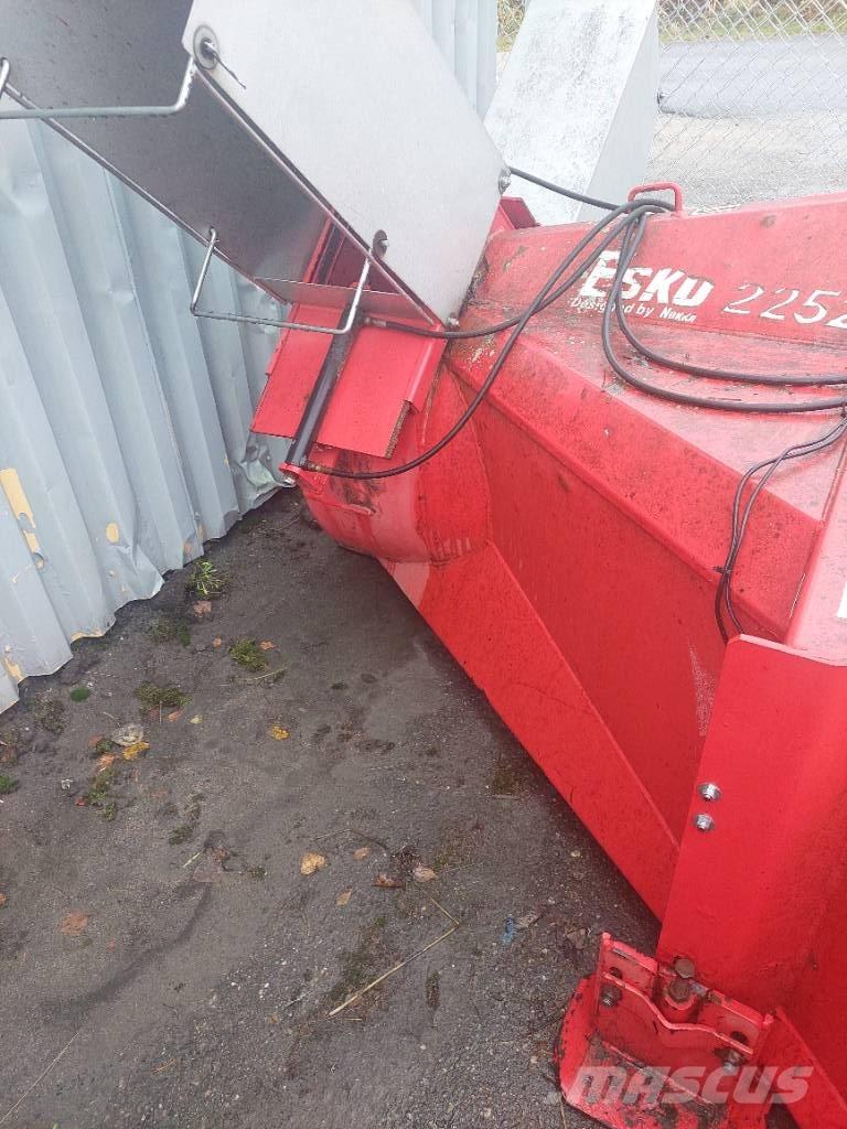 Esko 2252 H Lançadores de neve