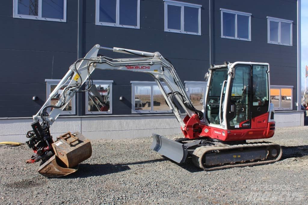 Takeuchi TB 250 Mini Escavadoras <7t