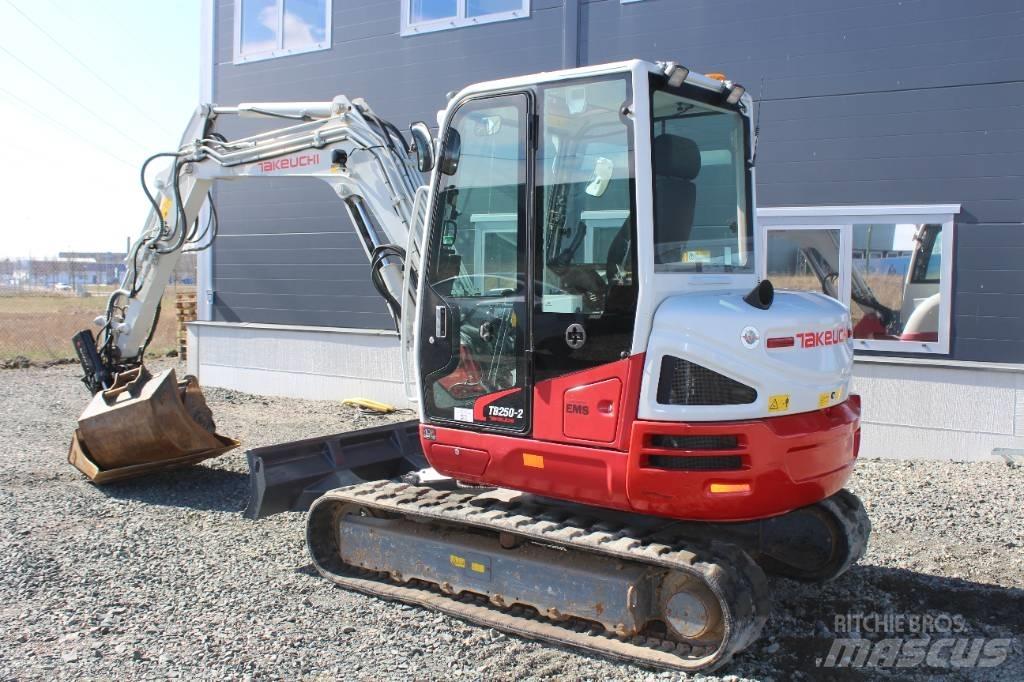 Takeuchi TB 250 Mini Escavadoras <7t