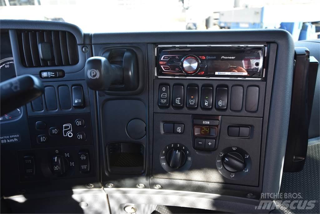 Scania G440 8X4 Camiões grua
