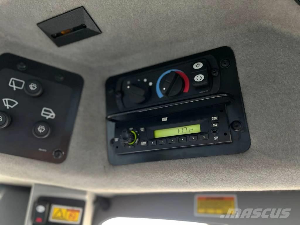 CAT 140M Motoniveladoras