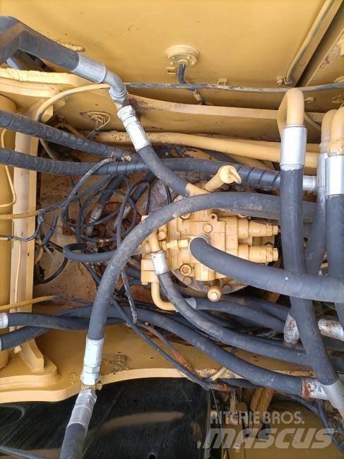 CAT 325 D Escavadoras de rastos