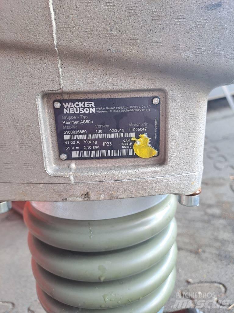 Wacker Neuson AS50e Saltitões