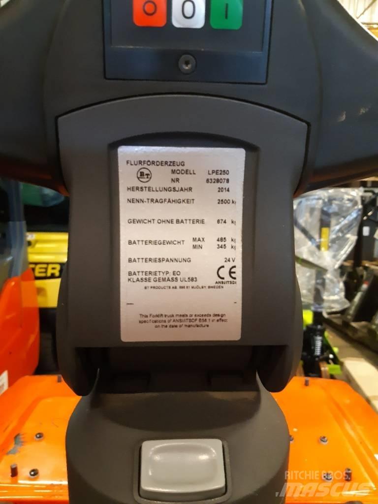 Toyota LPE250 Porta-paletes com plataforma