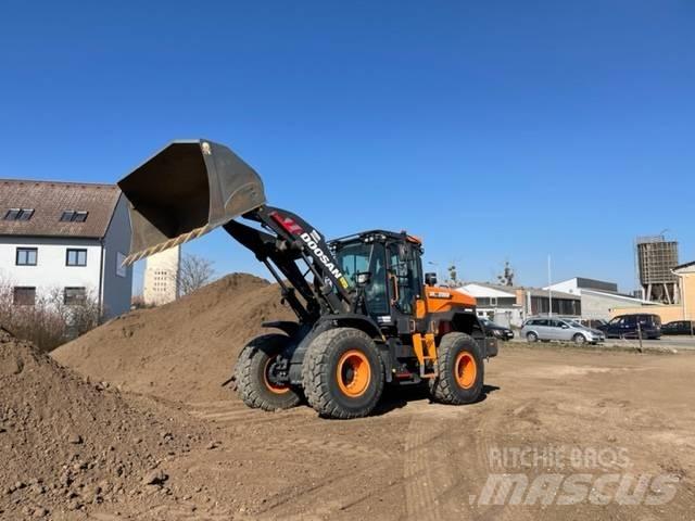 Doosan DL280 Pás carregadoras de rodas