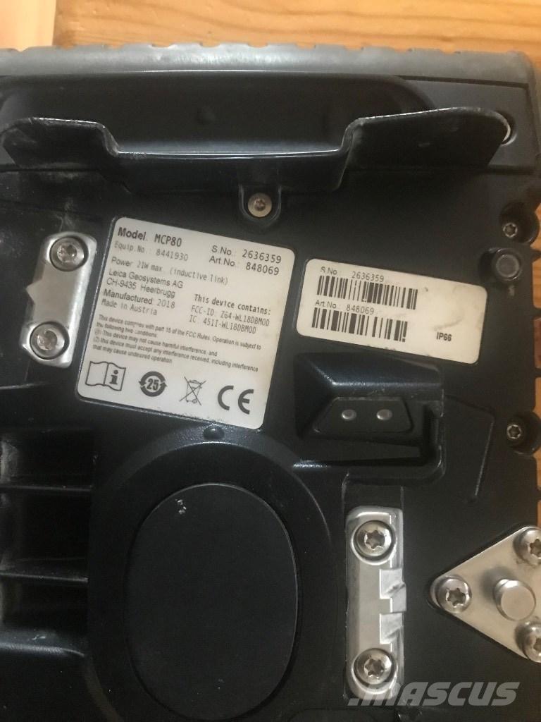 Hitachi ZX 135 US-7 Escavadoras de rastos