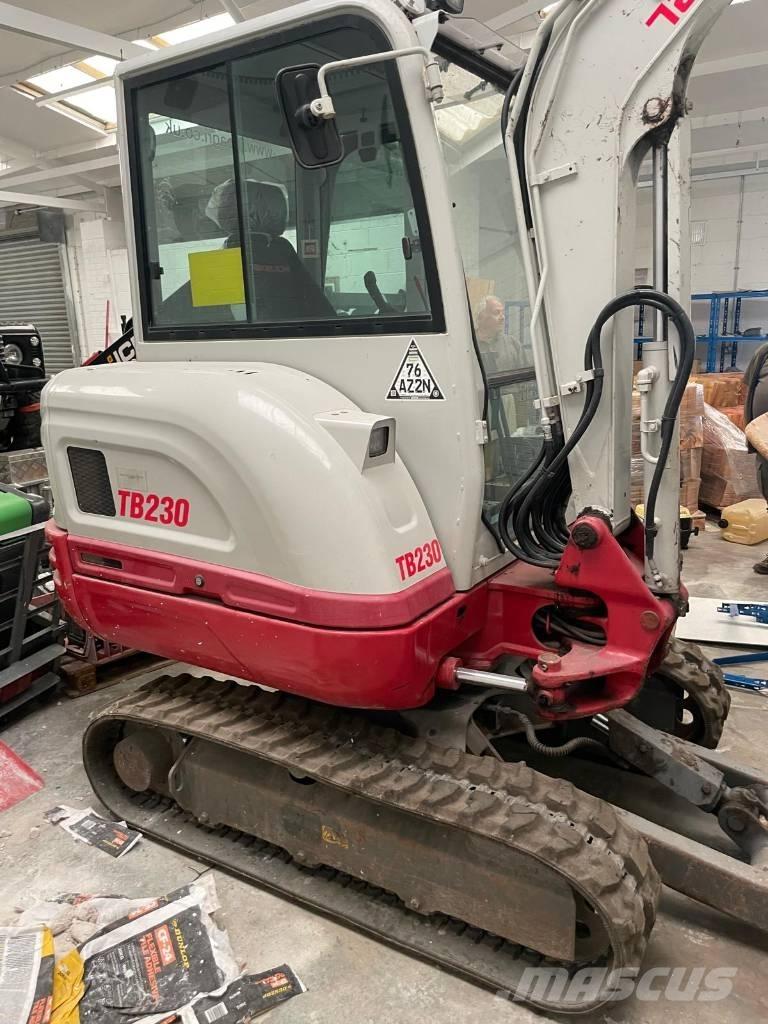 Takeuchi TB 230 Mini Escavadoras <7t