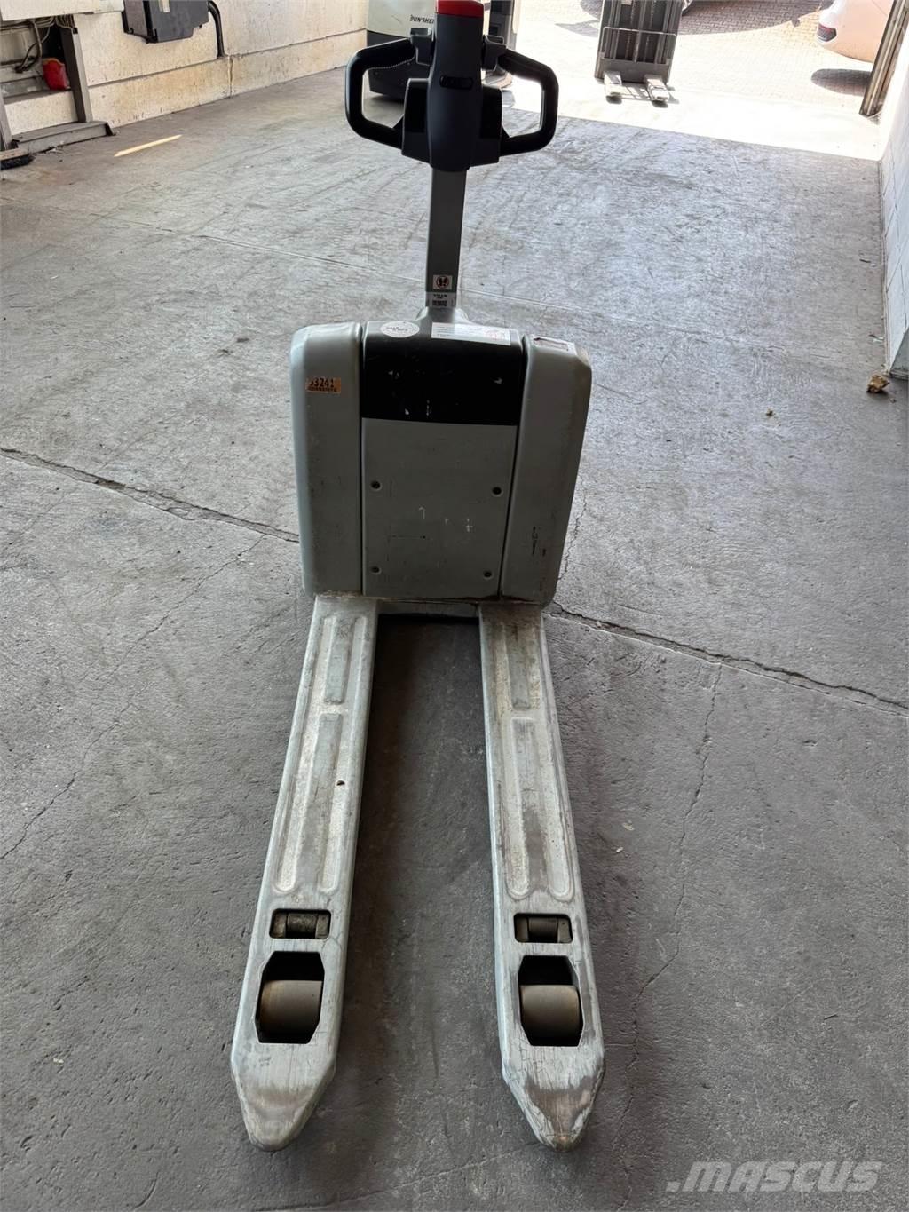 Still ECH 15 Empilhador para operador externo