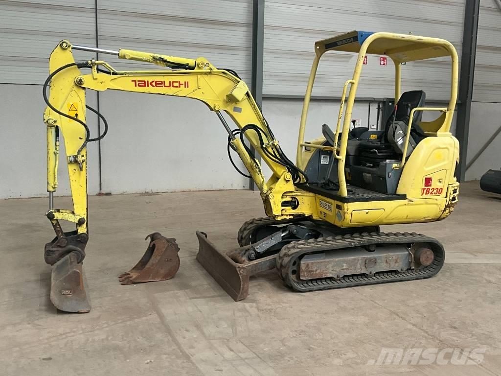 Takeuchi TB 230 Mini Escavadoras <7t
