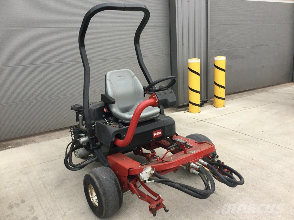 Toro 3250D Corta-Relvas Riders