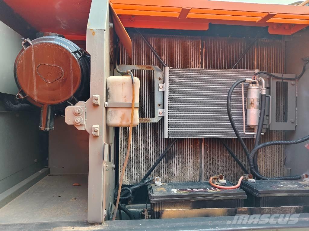 Hitachi ZX 210 Escavadoras de rastos