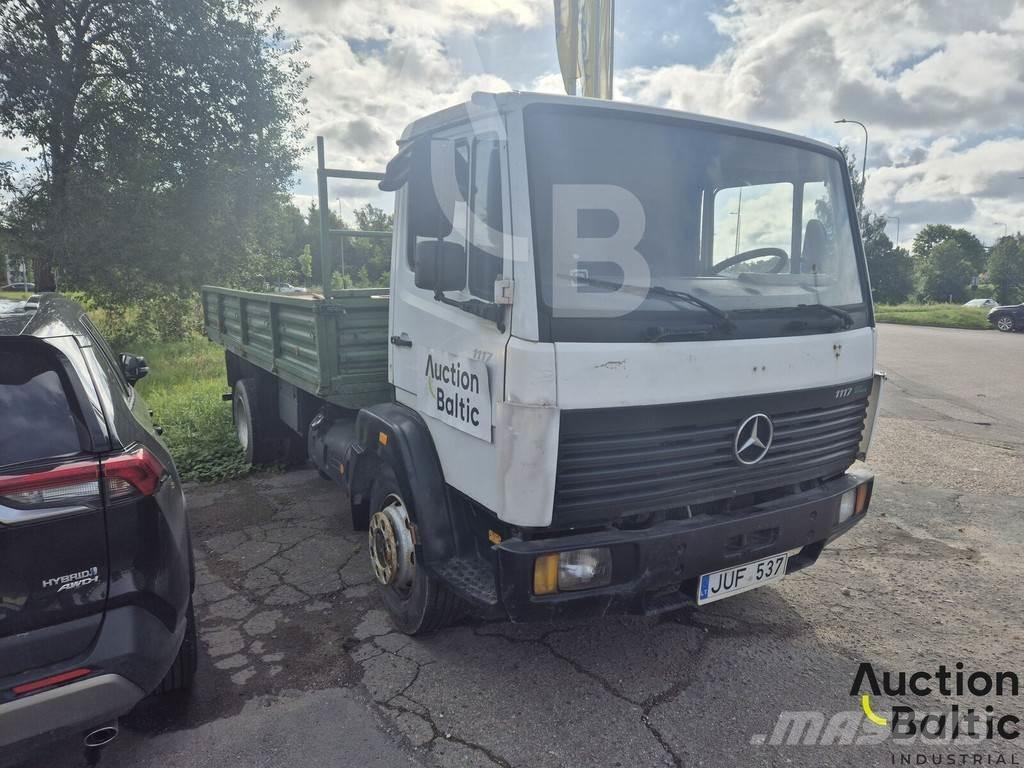 Mercedes-Benz 1117 Camiões estrado/caixa aberta