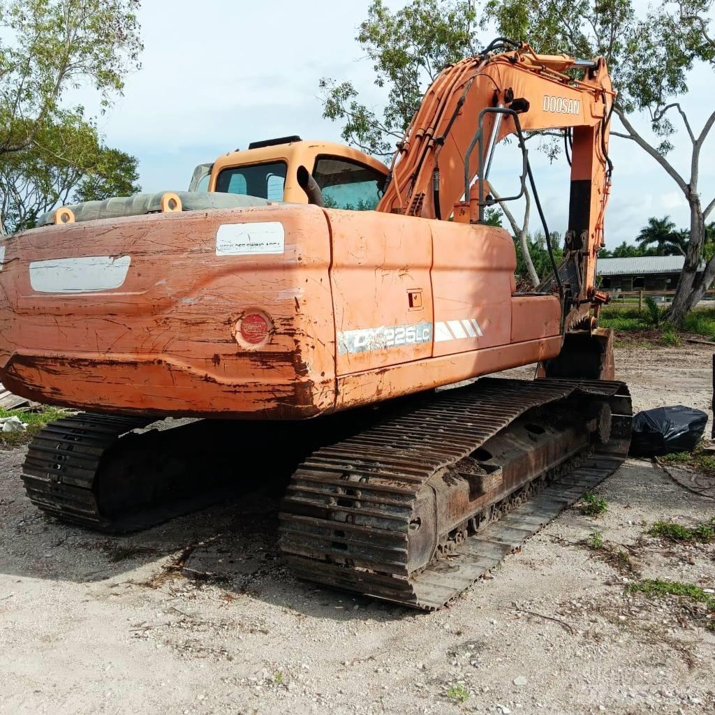 Doosan DX 225 LC Escavadoras de rastos