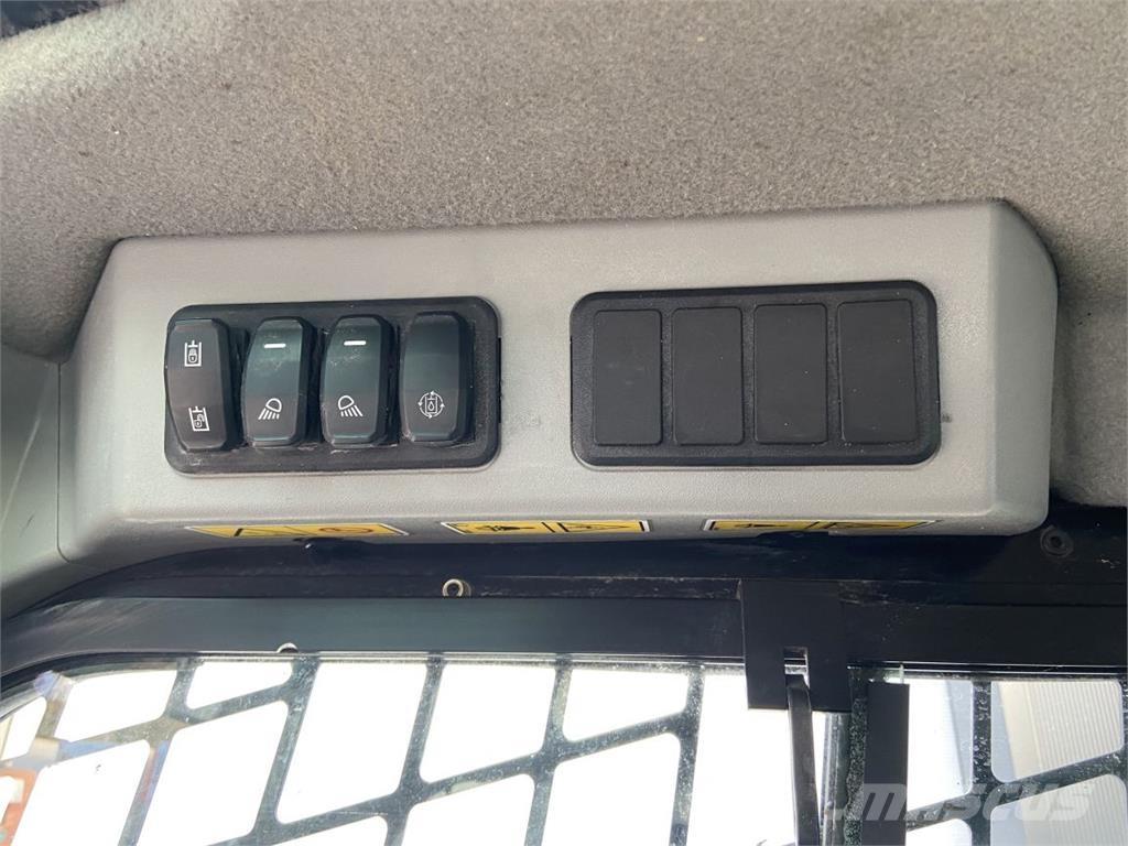 CAT 226 D3 (5867) Carregadoras de direcção deslizante