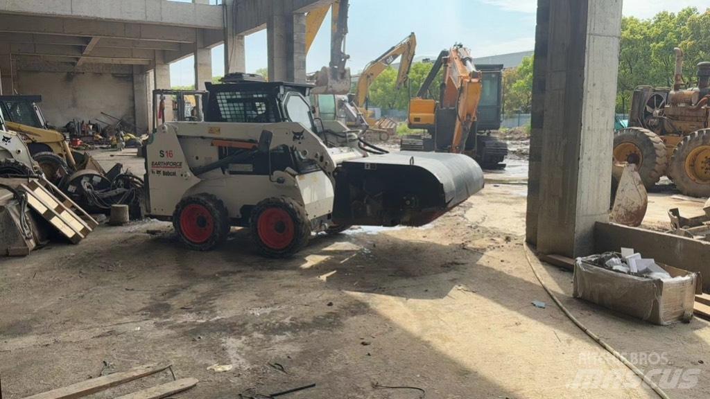 Bobcat S 16 Carregadoras de direcção deslizante