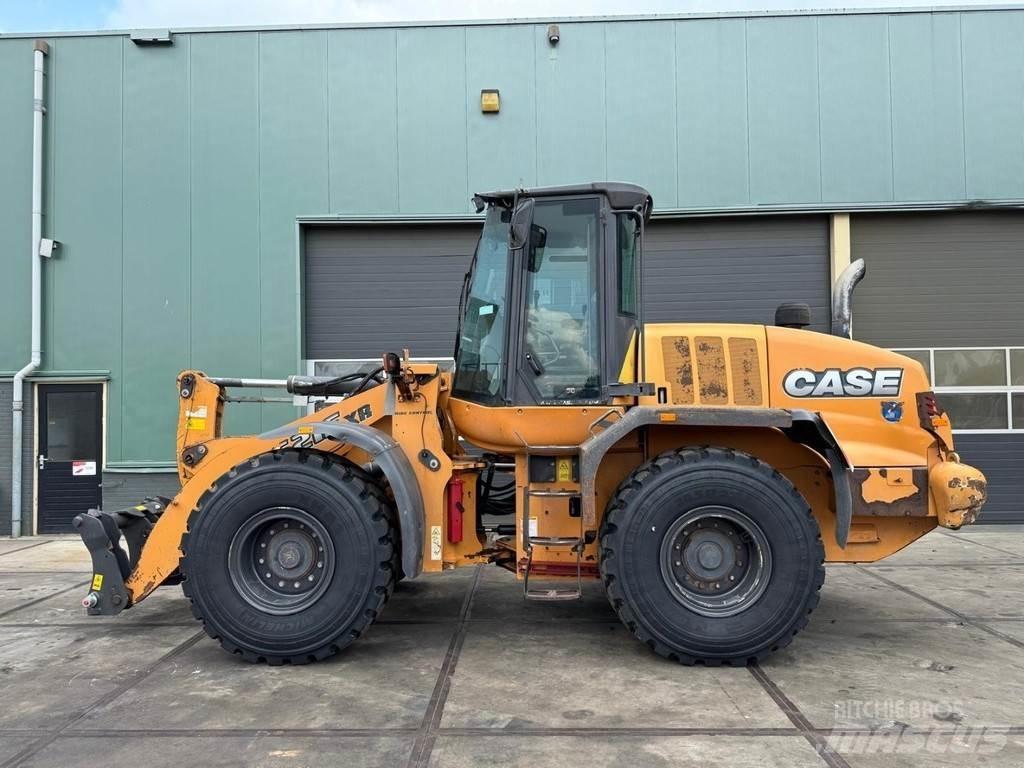 CASE 621F XR Pás carregadoras de rodas