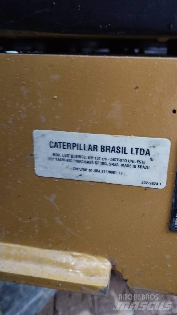 CAT 313D2L Escavadoras de rastos