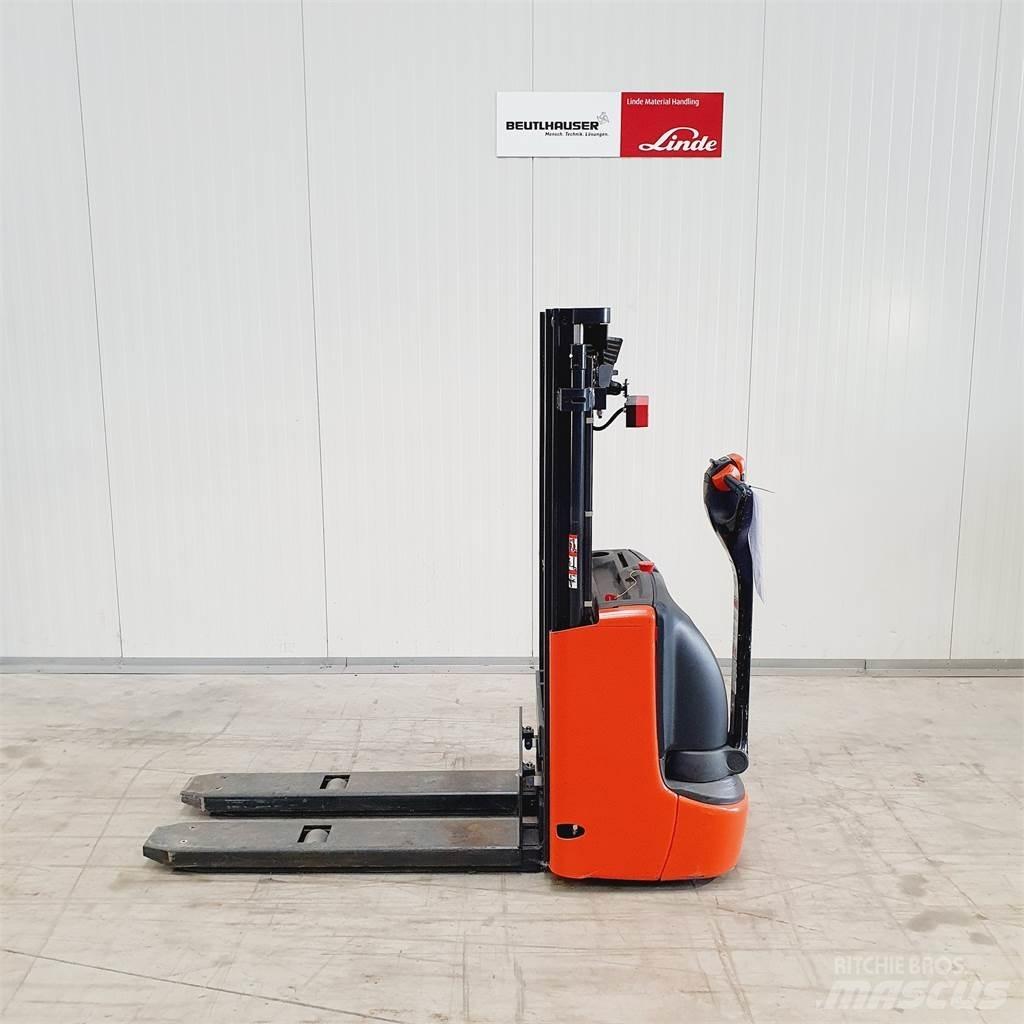 Linde L12 Empilhador para operador externo