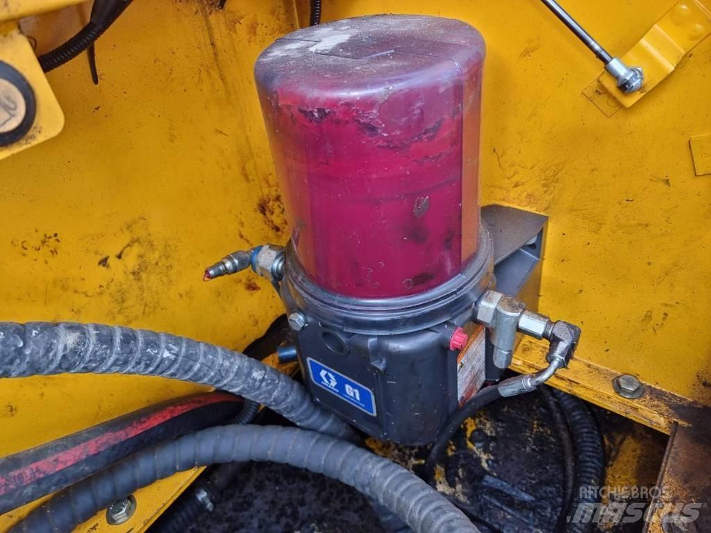 JCB JS 330 NC Escavadoras de rastos