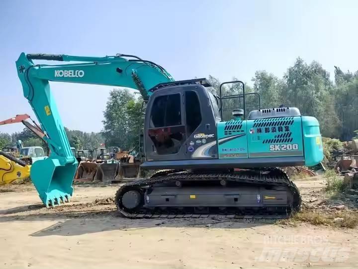 Kobelco SK200-8 Escavadoras de rastos
