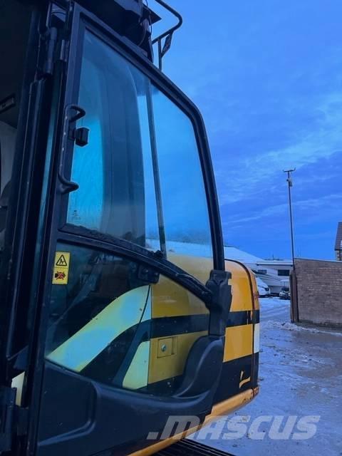 JCB JS 130 Escavadoras de rastos