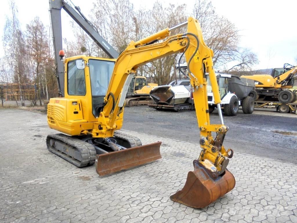 Takeuchi TB 235 Mini Escavadoras <7t