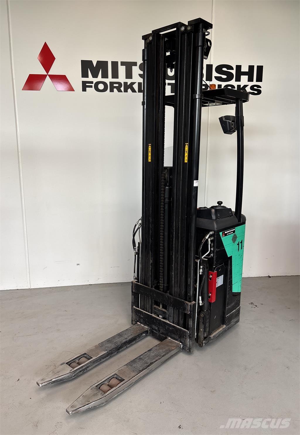 Mitsubishi SBR16N Self propelled stackers