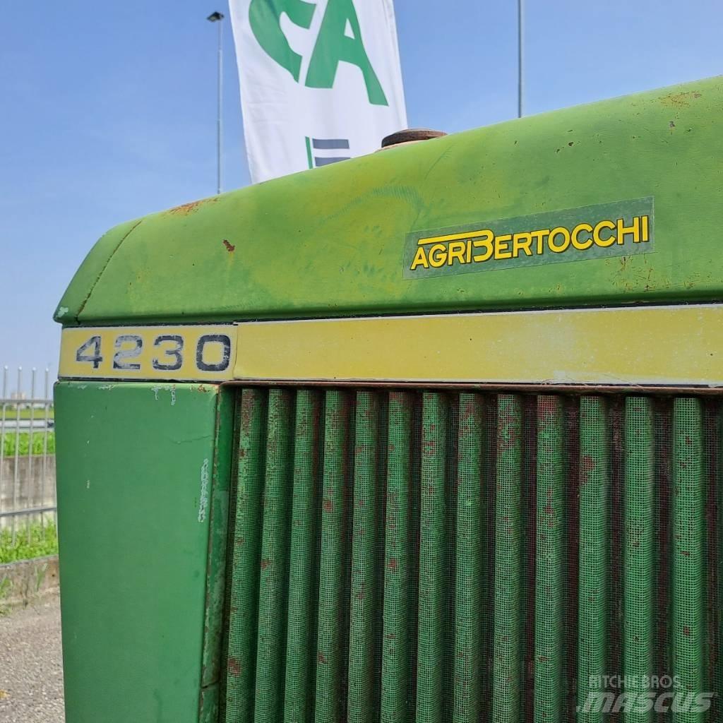 John Deere 4230 Tratores Agrícolas usados