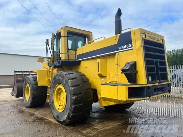 Komatsu WA 600-1 Pás carregadoras de rodas