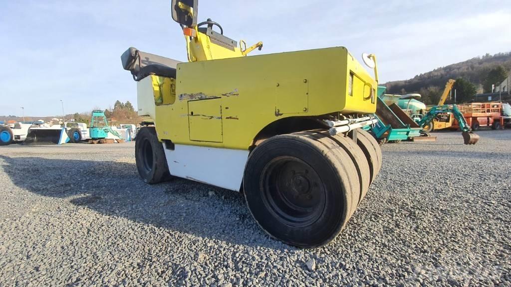 Sakai TS 160 Cilindros Compactadores de pneus